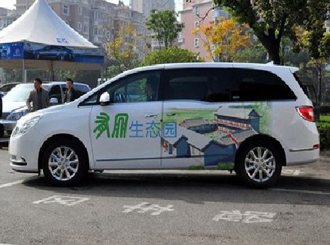 延长户外车贴喷绘如何保持效果?